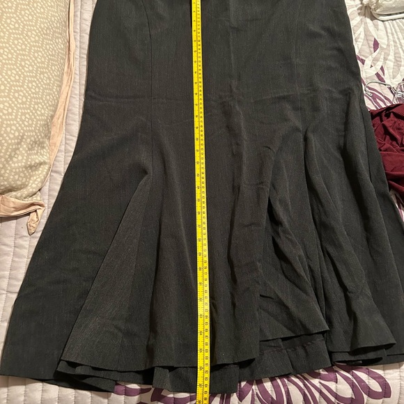 Charcoal grey midi fluted-hem skirt - Picture 12 of 13